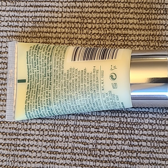 Clinique - moisturizing gel - Picture 2 of 2